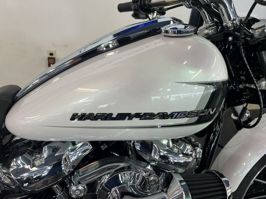 2024 Harley-Davidson Breakout 117 White Onyx Pearl FXBR