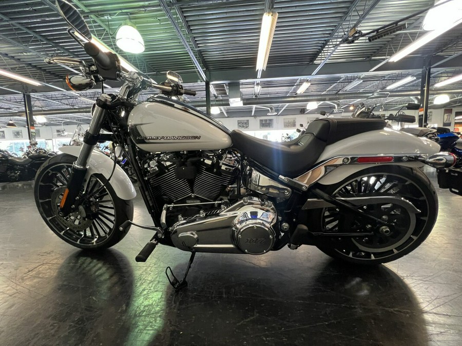 2024 Harley-Davidson Breakout 117 White Onyx Pearl FXBR