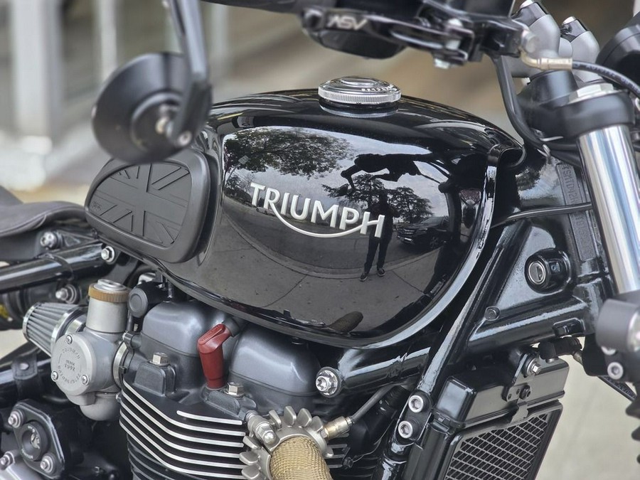 2017 Triumph Bonneville Bobber Base
