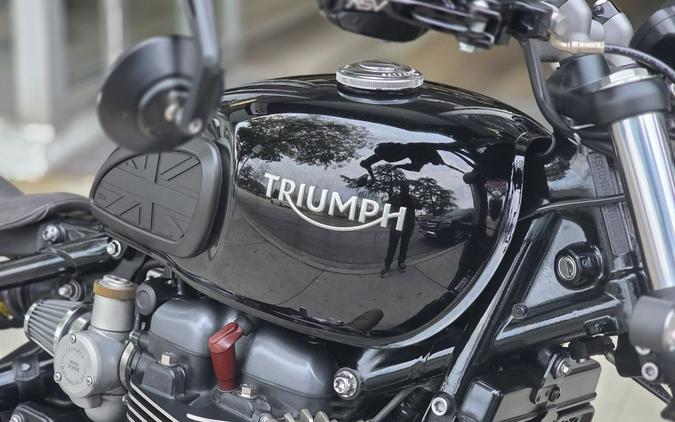 2017 Triumph Bonneville Bobber Base