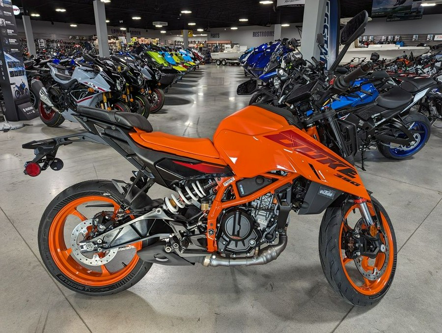 2024 KTM 390 Duke