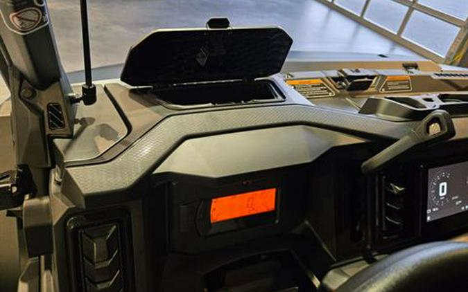 2026 Can-Am Defender MAX Limited HD11