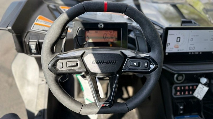 2026 Can-Am Maverick R X Rc
