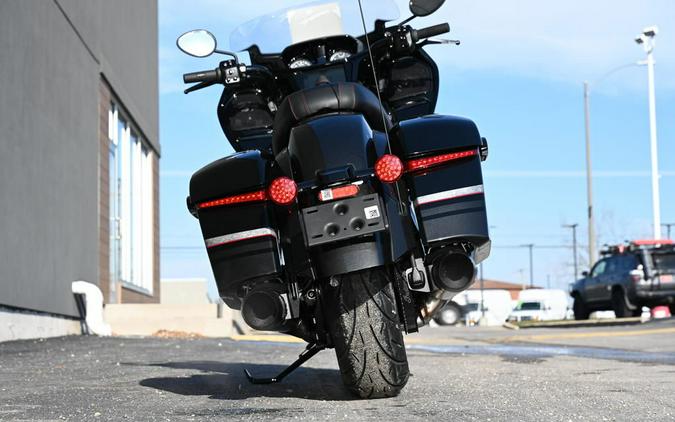 2024 Indian Motorcycle® Challenger® Elite Charcoal Candy/Black Candy