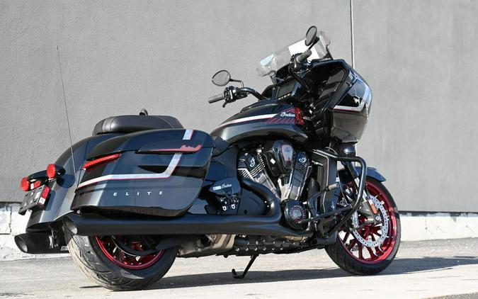 2024 Indian Motorcycle® Challenger® Elite Charcoal Candy/Black Candy