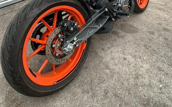 2023 KTM 200 Duke