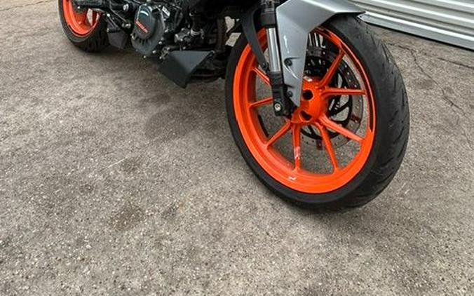 2023 KTM 200 Duke