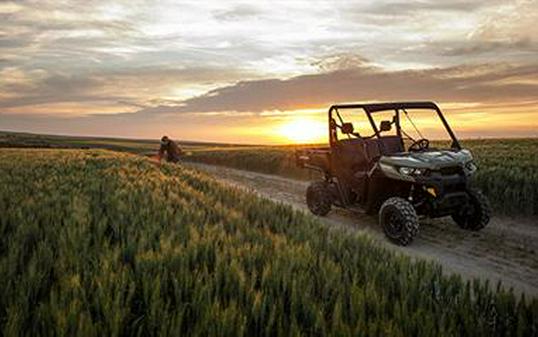 2017 Can-Am Defender XT CAB HD8