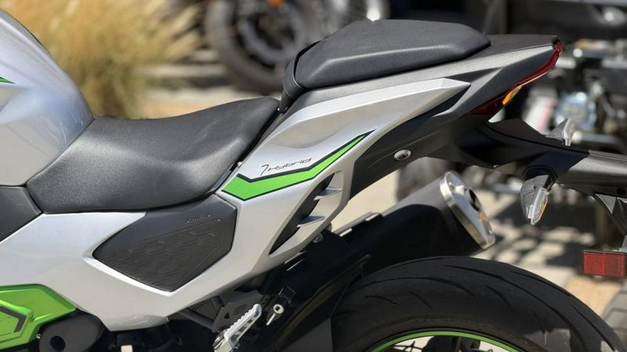 2024 Kawasaki Ninja® 7 Hybrid ABS