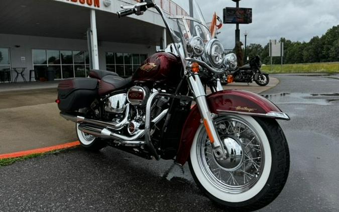 2023 Harley-Davidson Heritage Classic Anniversary Heirloom Red Fade