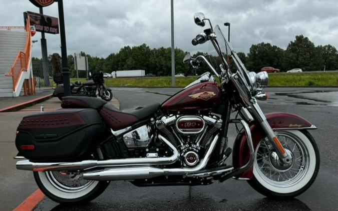 2023 Harley-Davidson Heritage Classic Anniversary Heirloom Red Fade