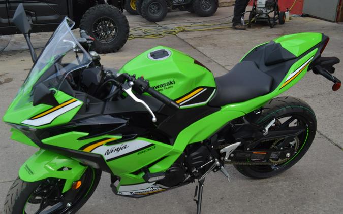 2025 Kawasaki Ninja 500 SE KRT Edition ABS