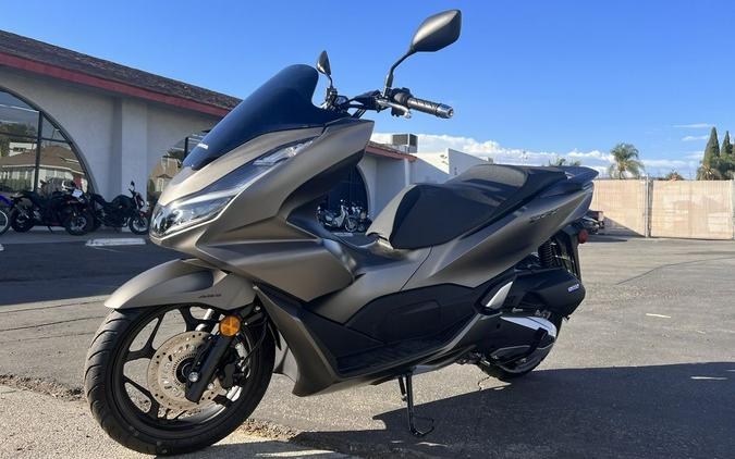 2023 Honda® PCX150AP