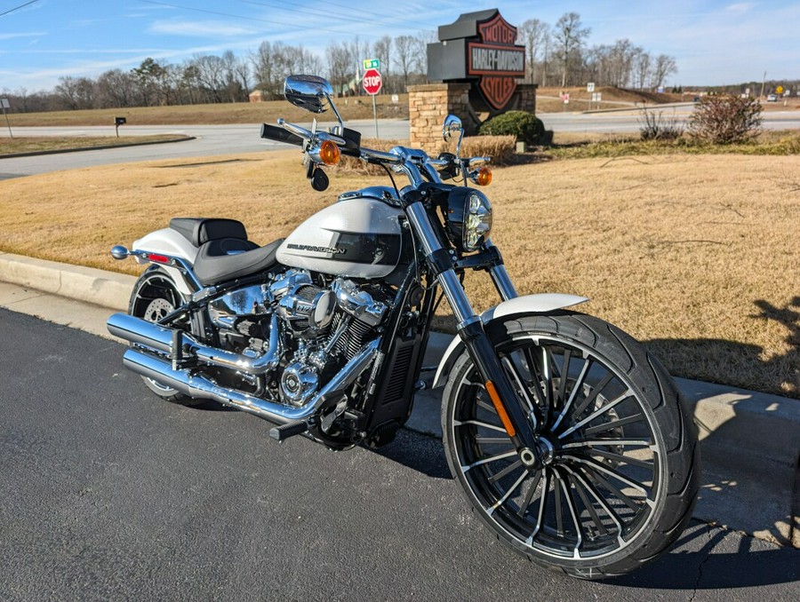 2024 Harley-Davidson Breakout White Onyx Pearl