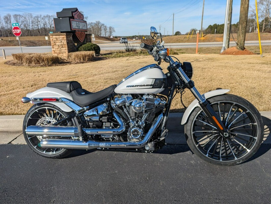 2024 Harley-Davidson Breakout White Onyx Pearl