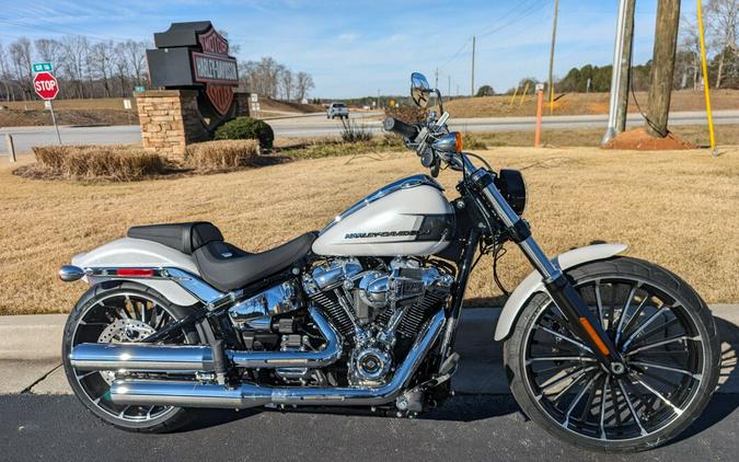 2024 Harley-Davidson Breakout White Onyx Pearl