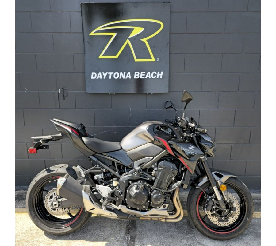 2023 Kawasaki Z900 ABS Metallic Black/Graphite Gray/Flat Black