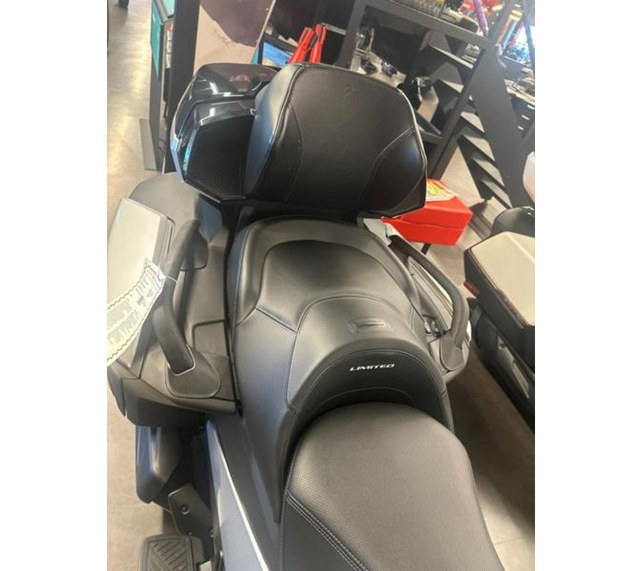 2025 Can-Am® Spyder RT Limited Dark Wheels