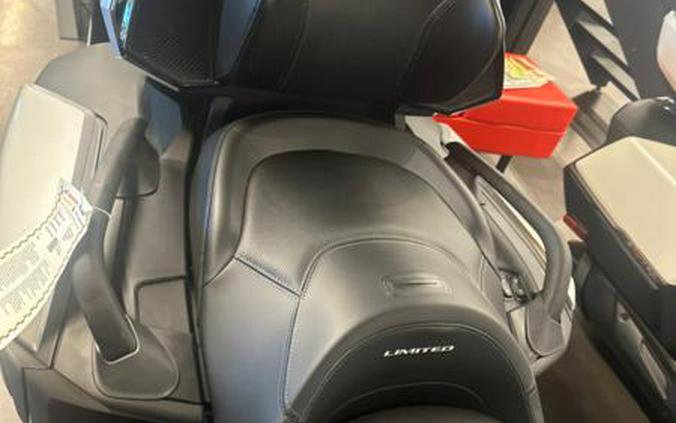 2025 Can-Am® Spyder RT Limited Dark Wheels