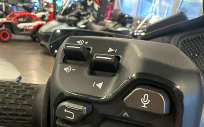 2025 Can-Am® Spyder RT Limited Dark Wheels