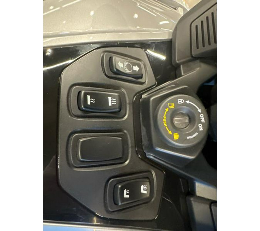 2025 Can-Am® Spyder RT Limited Dark Wheels