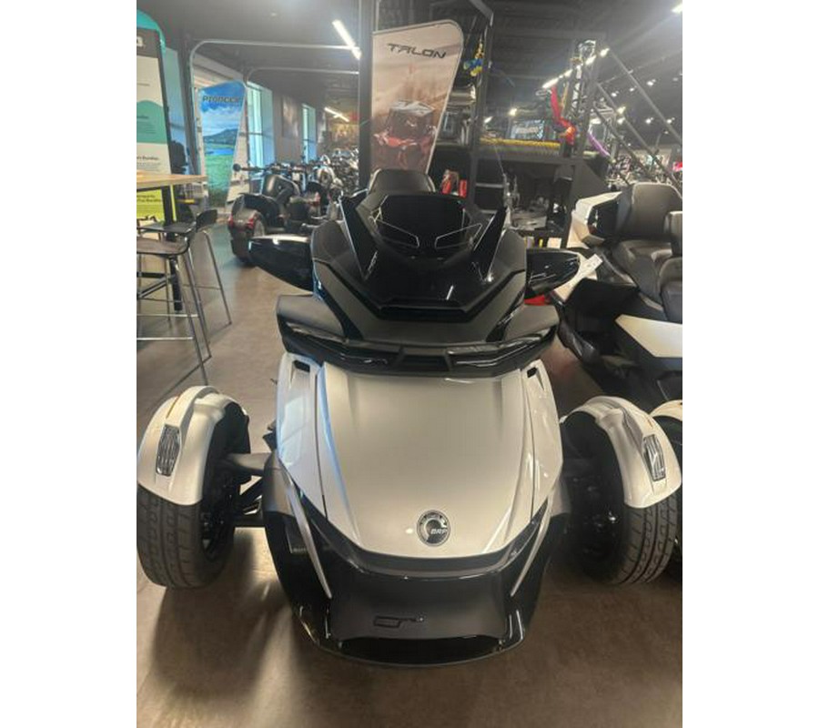 2025 Can-Am® Spyder RT Limited Dark Wheels