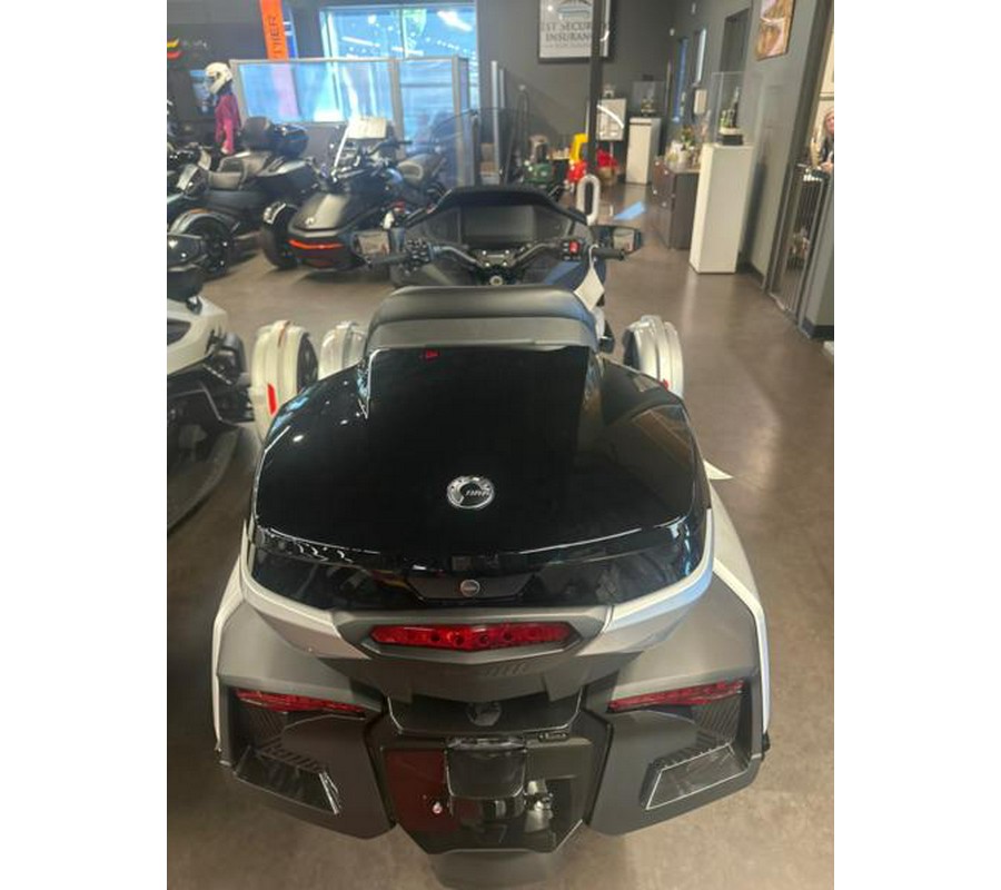 2025 Can-Am® Spyder RT Limited Dark Wheels