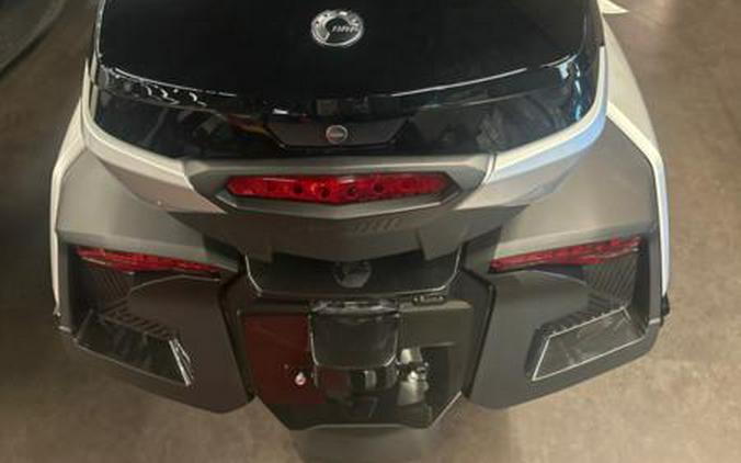 2025 Can-Am® Spyder RT Limited Dark Wheels