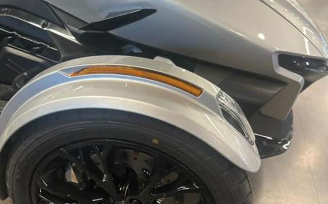 2025 Can-Am® Spyder RT Limited Dark Wheels