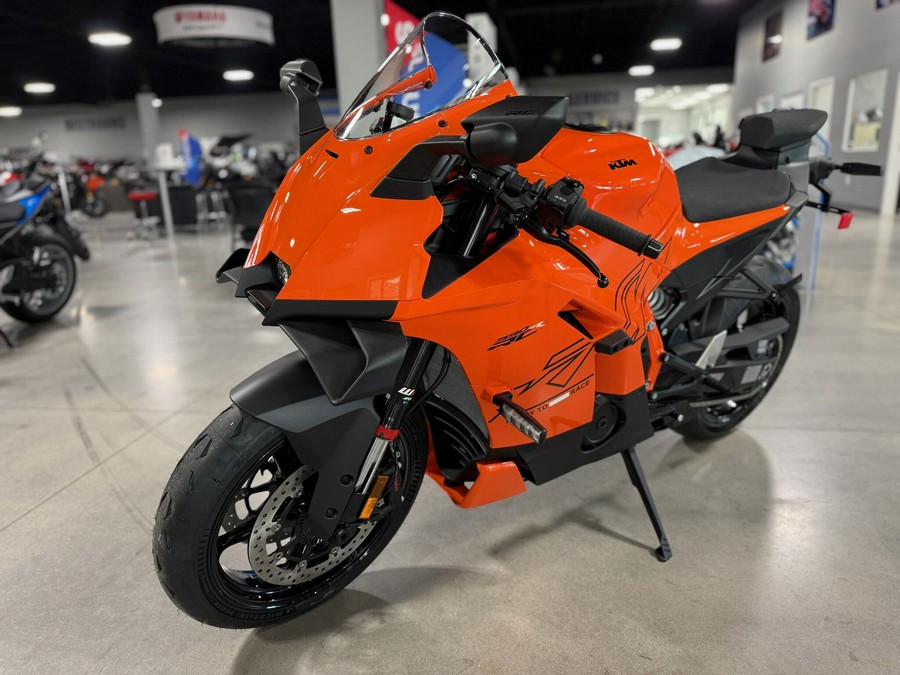 2026 KTM RC 990 R