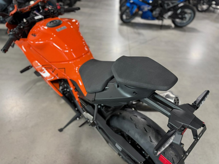 2026 KTM RC 990 R