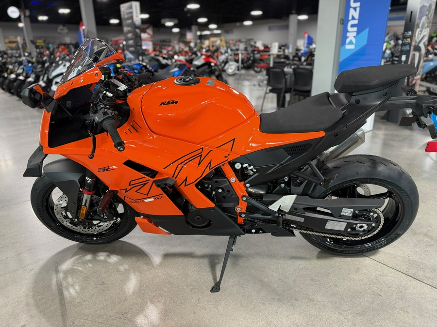 2026 KTM RC 990 R