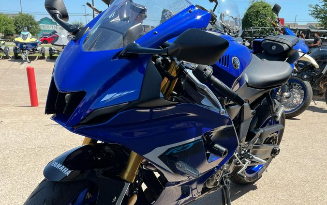2025 Yamaha YZF-R7