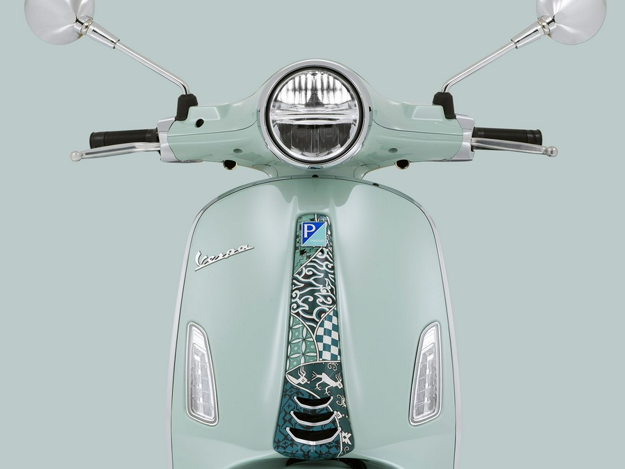 2025 Vespa Primavera 150 Batik