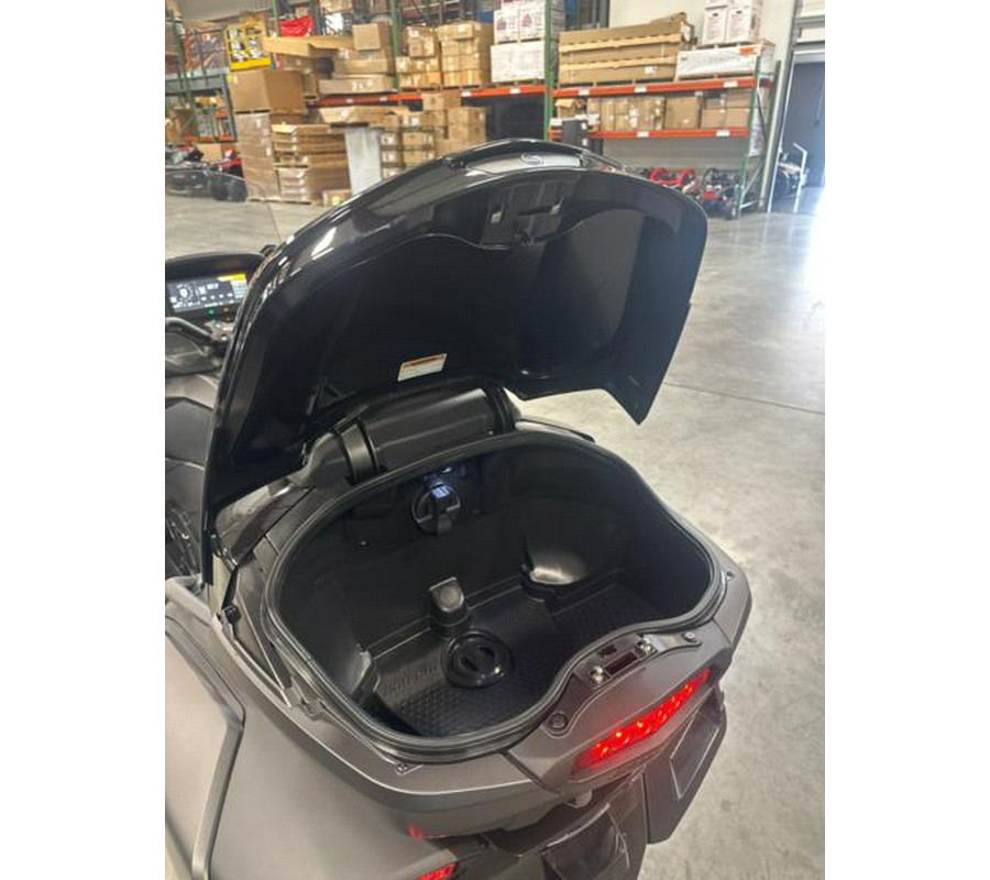 2025 Can-Am® Spyder RT Limited Dark Wheels