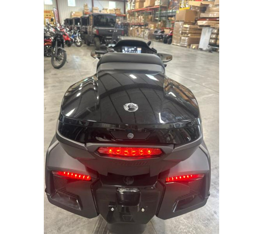 2025 Can-Am® Spyder RT Limited Dark Wheels