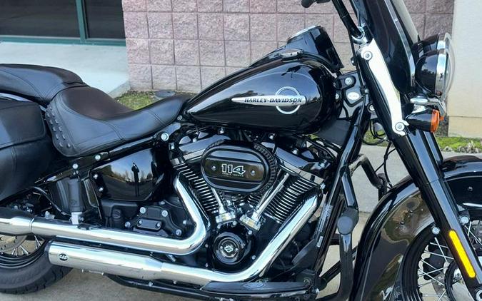 2019 Harley-Davidson® FLHCS - Heritage Classic 114