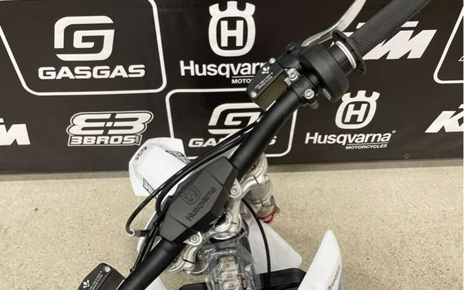 2024 Husqvarna Motorcycles EE 3