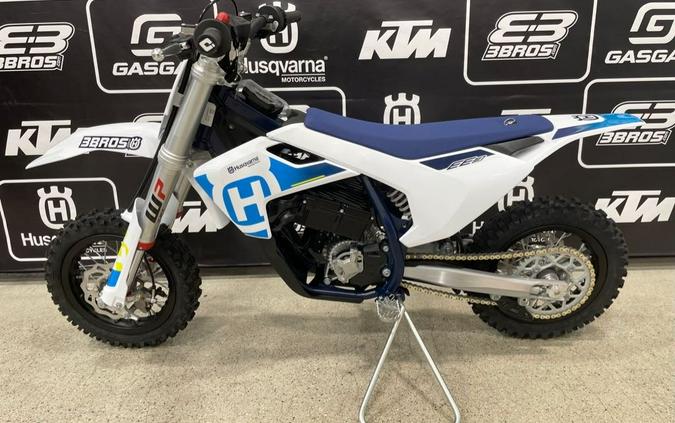 2024 Husqvarna Motorcycles EE 3