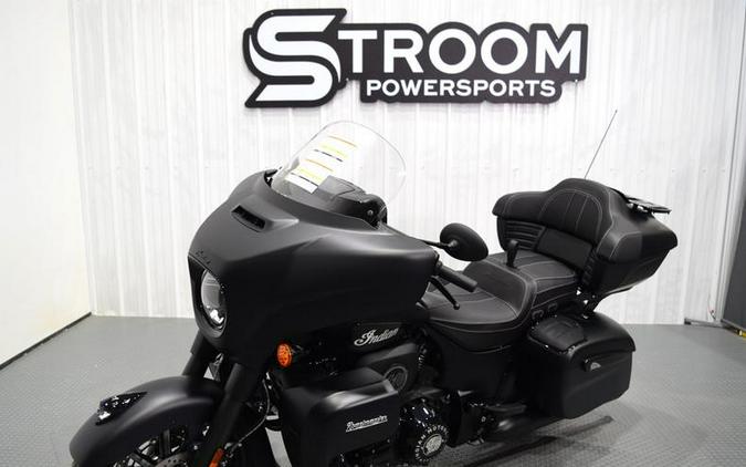 2024 Indian Motorcycle® Roadmaster® Dark Horse® w/Powerband Audio Package Black Smoke