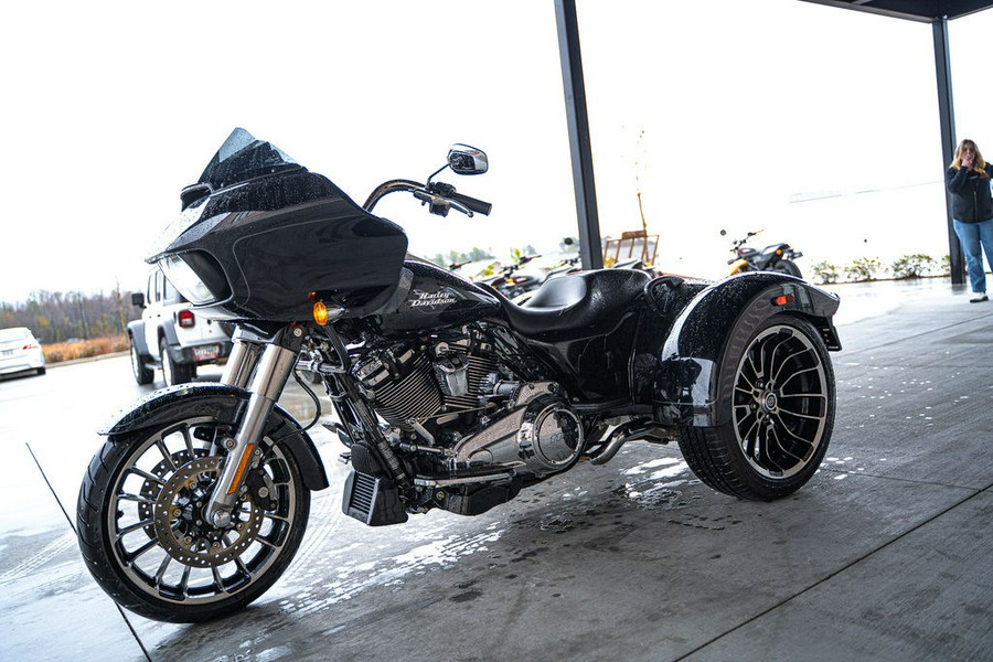 2025 Harley-Davidson® FLTRT - Road Glide® 3