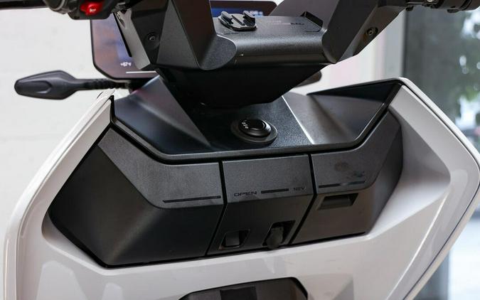 2022 BMW CE 04
