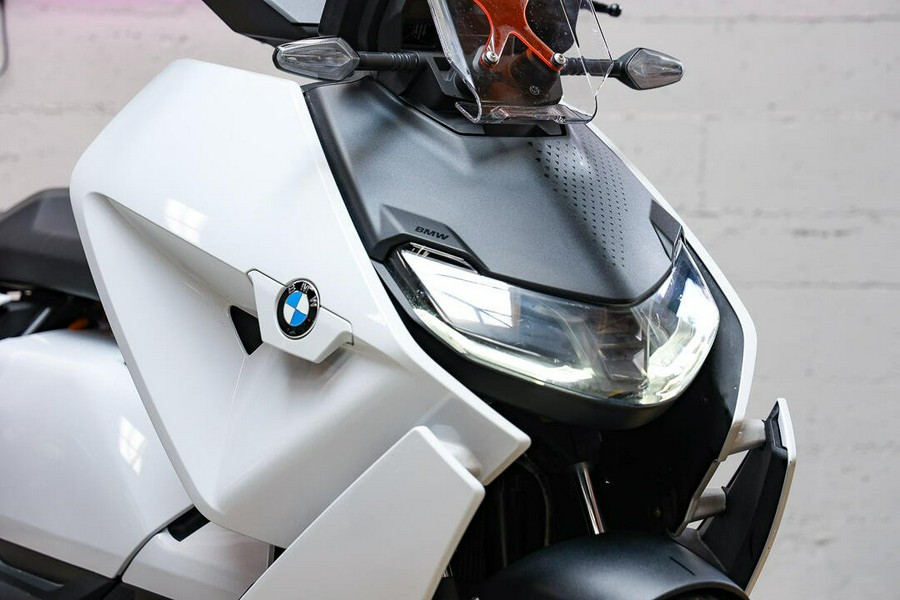 2022 BMW CE 04