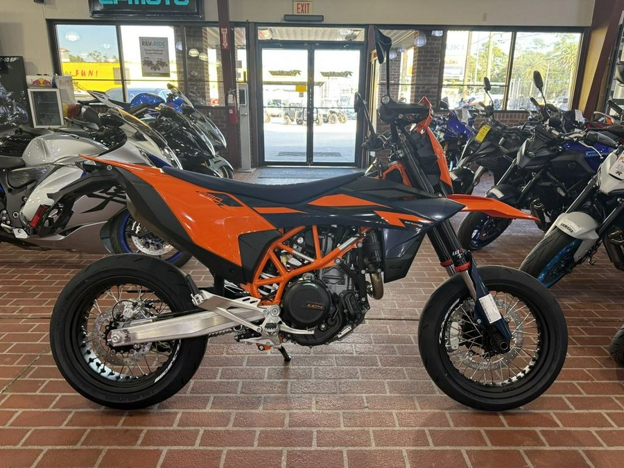 2026 KTM 690 SMC R