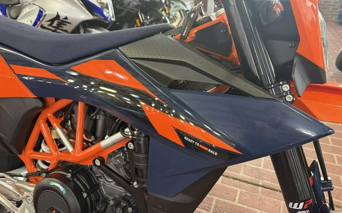 2026 KTM 690 SMC R