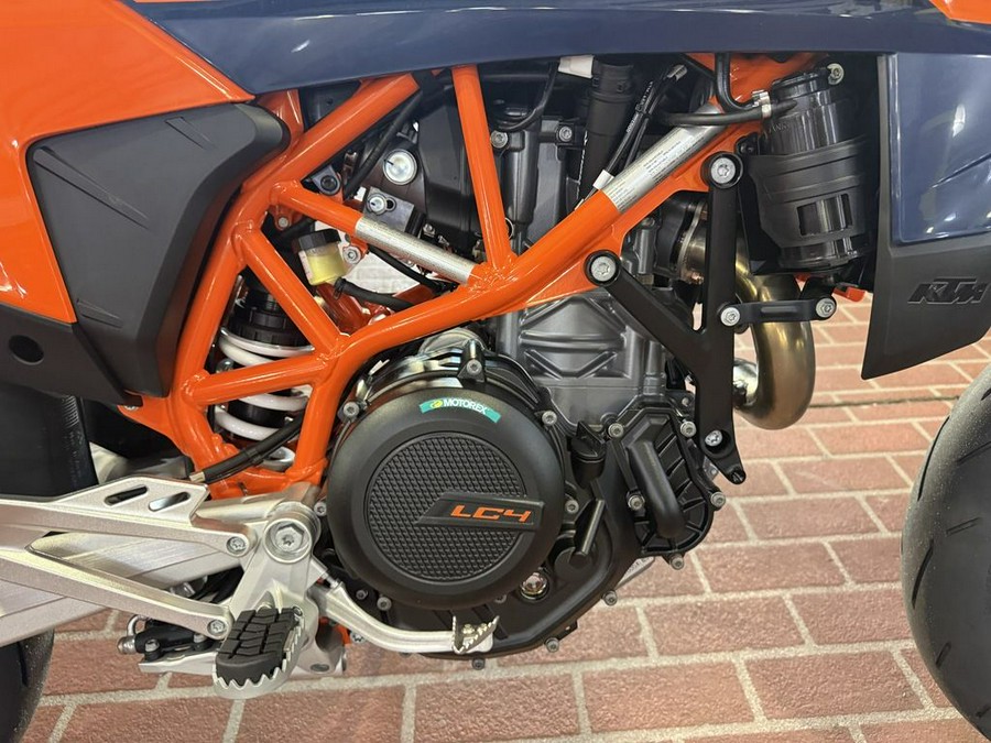2026 KTM 690 SMC R