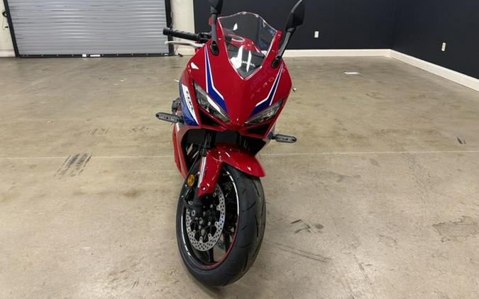 2026 Honda CBR650R E-Clutch