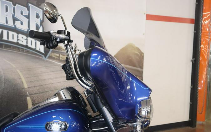 2010 Harley-Davidson® FLHTCU - Ultra Classic® Electra Glide