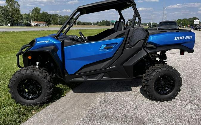 2023 Can-Am® Commander XT 700