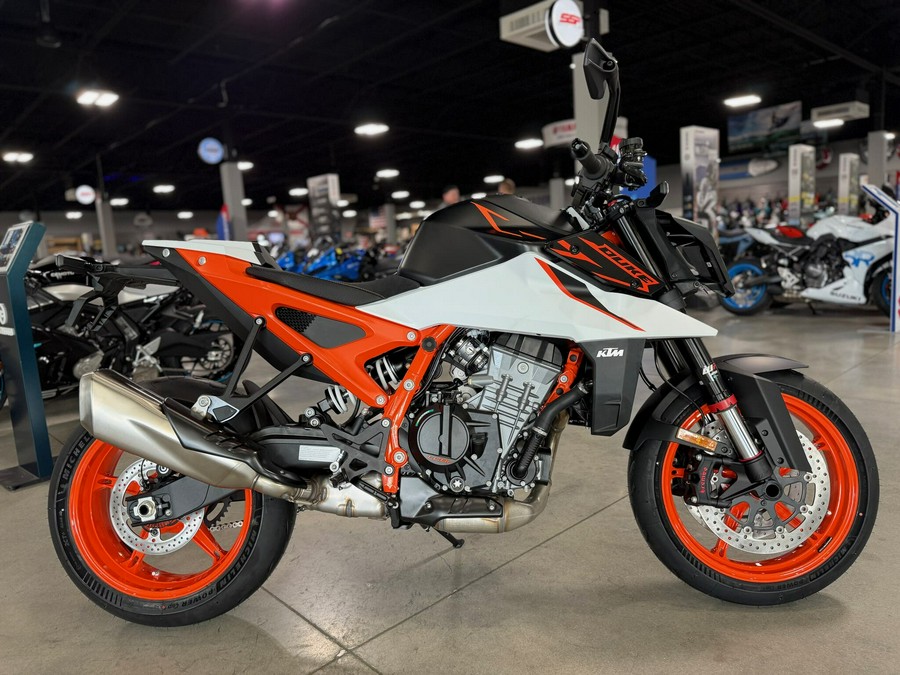 2026 KTM Duke 990 R